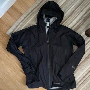 Women’s Patagonia Rain jacket